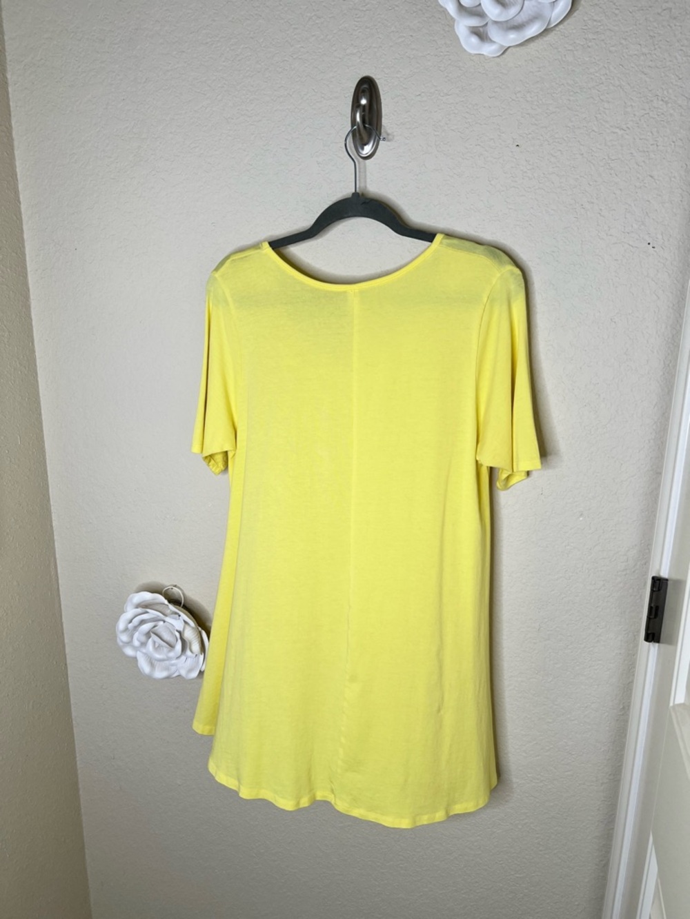 NTM LuLaRoe Perfect T Yellow Swing Top Side Slit Half Sleeve Large - Picture 13 of 14